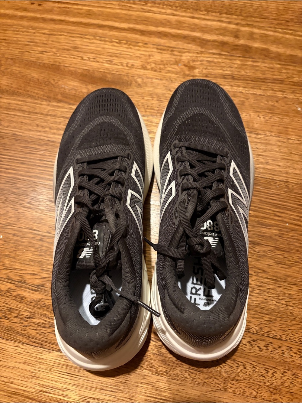 New Balance Fresh Foam X 880 Women’s Running Shoes Black White Size 8.5 - Picture 5 of 5